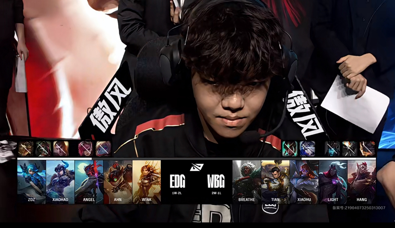 开云体育APP下载-EDG翻盘SHR，Zeus团战一打五激烈交锋四强赛，让粉丝疯狂欢呼