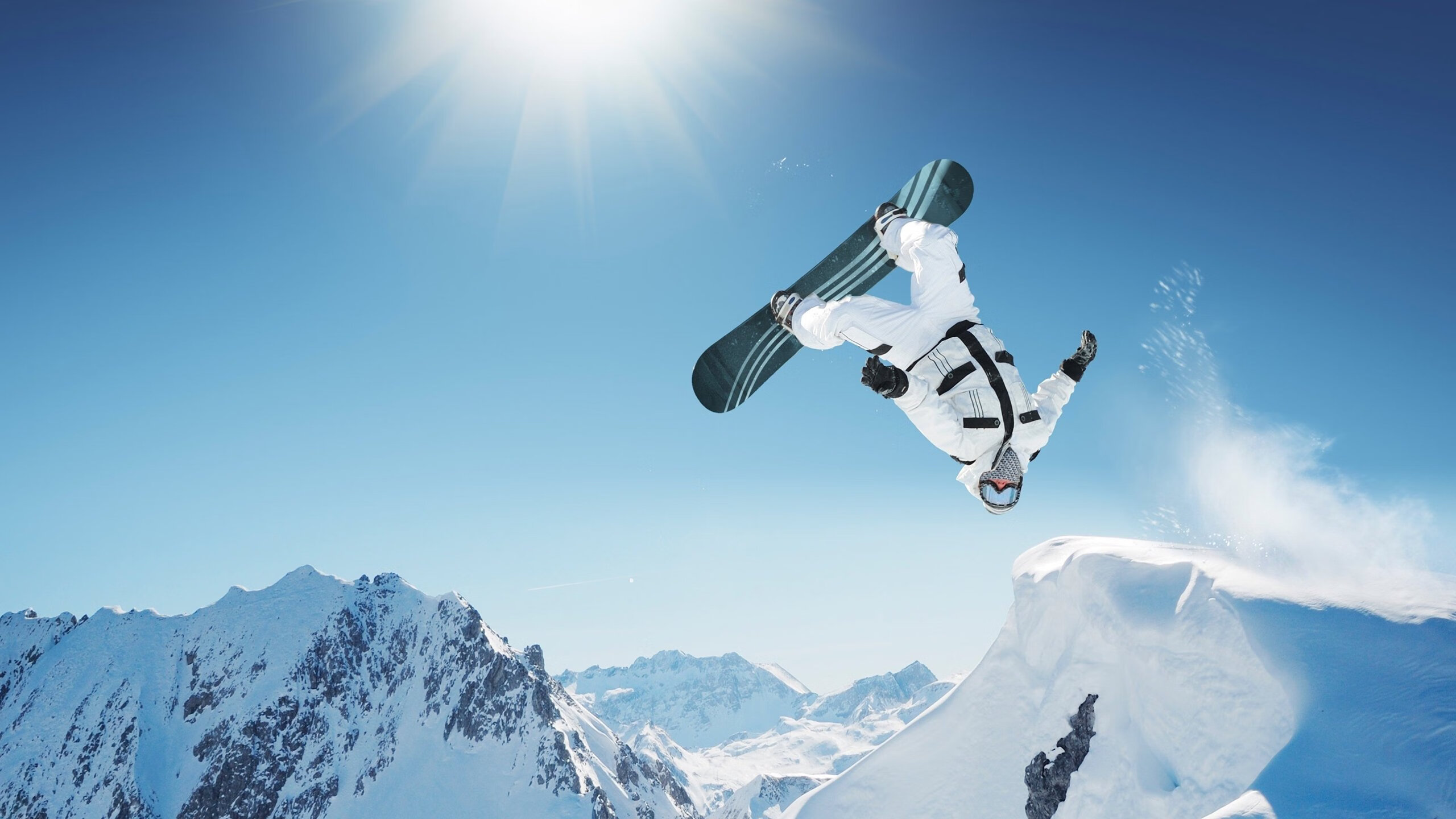 雄鹿横扫活塞，布克化身关键先生，诠释何为大心脏球员